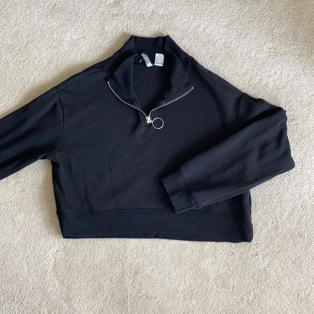 Divided Crop Top Sweater